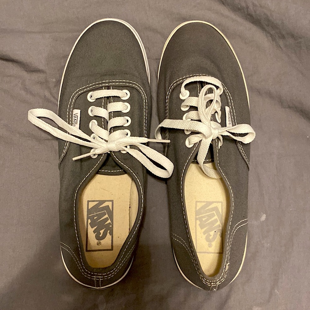 Gray vans, size 8 women size 6 1/2 men.